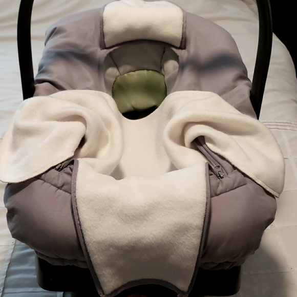 🎉 JOLLY JUMPRER -  "Sneak A Peak" Car Seat Cover - Picture 4 of 8